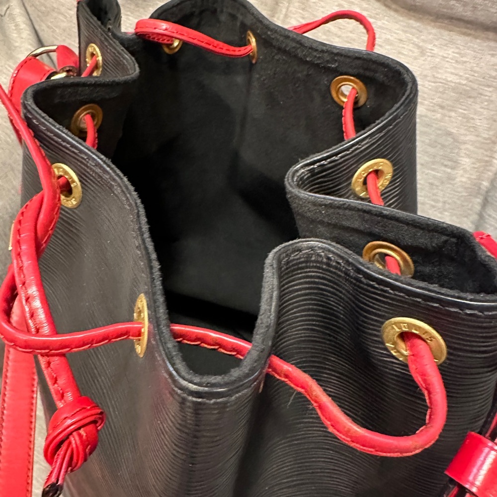 Louis Vuitton Black and Red Epi Leather Noé Bucket Bag - Picture 9 of 9